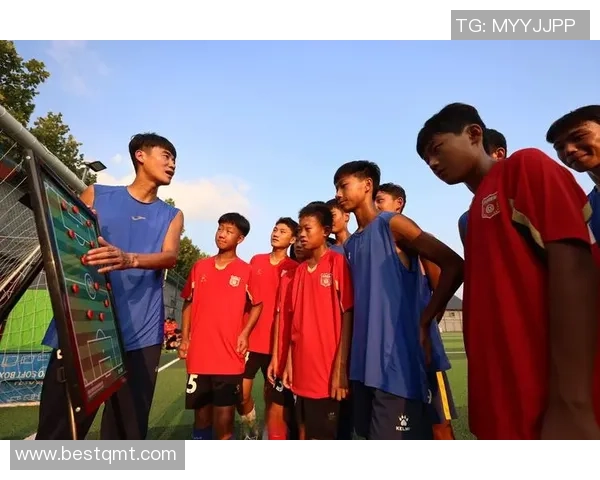 足球人们的热情与梦想在绿茵场上交汇成精彩瞬间的故事