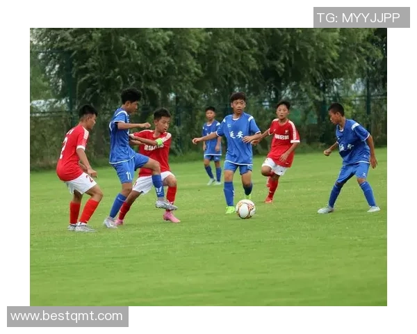 足球朝标：探索足球运动的未来发展与青少年培养新路径